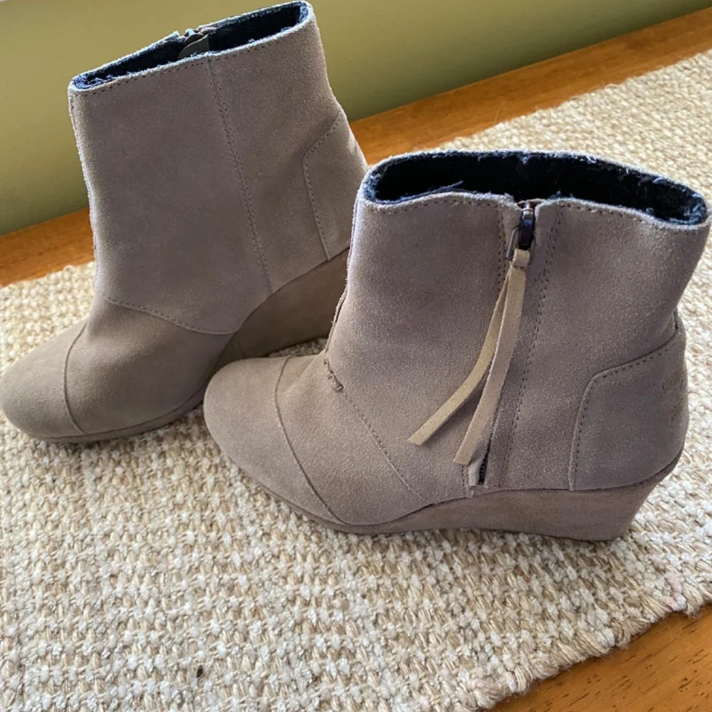 Boots - Picture 2 of 2